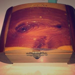 Nice wooden box, rounded inside & great condition.